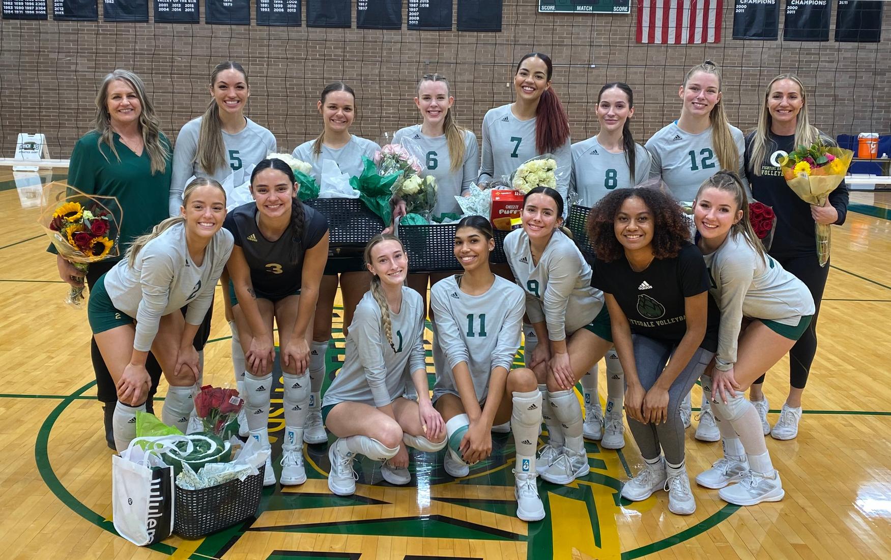 #4 Volleyball Closes Out Regular Season Undefeated; Heads To Region Playoffs